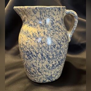 R.R.P. Co. Roseville Ohio Pottery 9” 2.5 qt. Pitcher Spongeware Blue & Tan Color